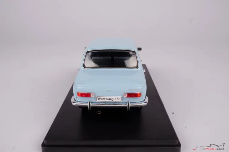 Wartburg 353 svetlomodrý (1967), 1:24 Whitebox