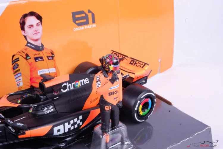 McLaren MCL38 - Oscar Piastri (2024), s figúrkou, 1:24 Bburago