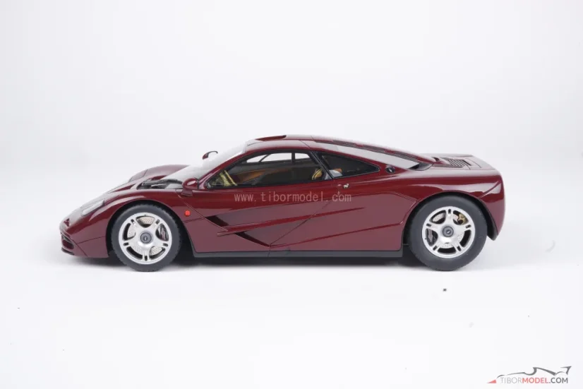 McLaren F1 (1992) burgundi vörös, 1:18 GT Spirit