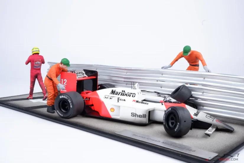 Diorama McLaren MP4/4 - A. Senna nehoda VC Monaka 1988, 1:18