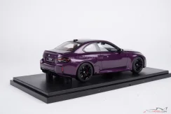 BMW M2 (2023) fialové, 1:18 GT Spirit