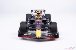 Red Bull RB18 - Sergio Perez (2022), Víťaz Singapur, 1:18 Minichamps