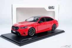 BMW M5 (2025) piros, 1:18 Solido