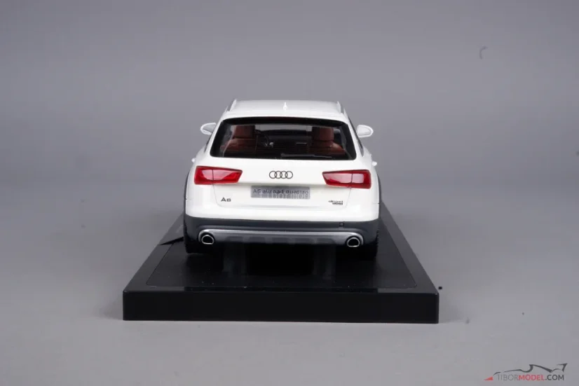 Audi C7 All Road (2005) fehér, 1:18 Ottomobile