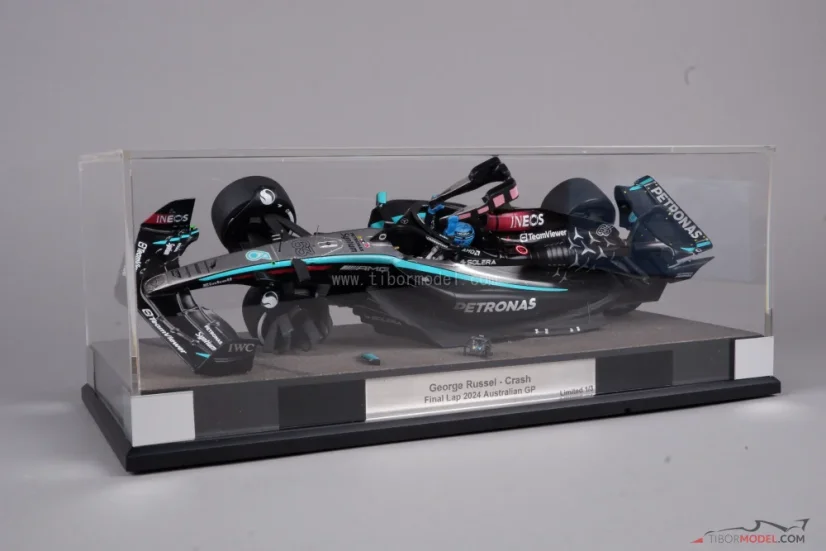 Diorama Mercedes W15 - George Russell nehoda 2024 Austrálie, 1:18