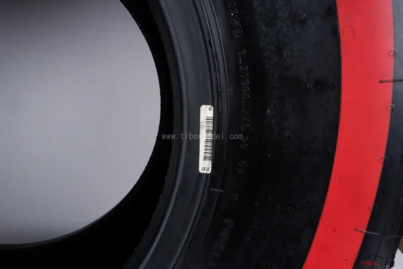 Pirelli PZero Supersoft ľavá predná pneumatika (2016)