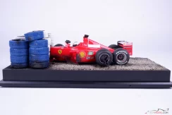 Diorama Ferrari F399 - M. Schumacher 1999, nehoda Silverstone, 1:18