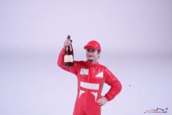 Fernando Alonso pilóta figura, 1:18 American Diorama