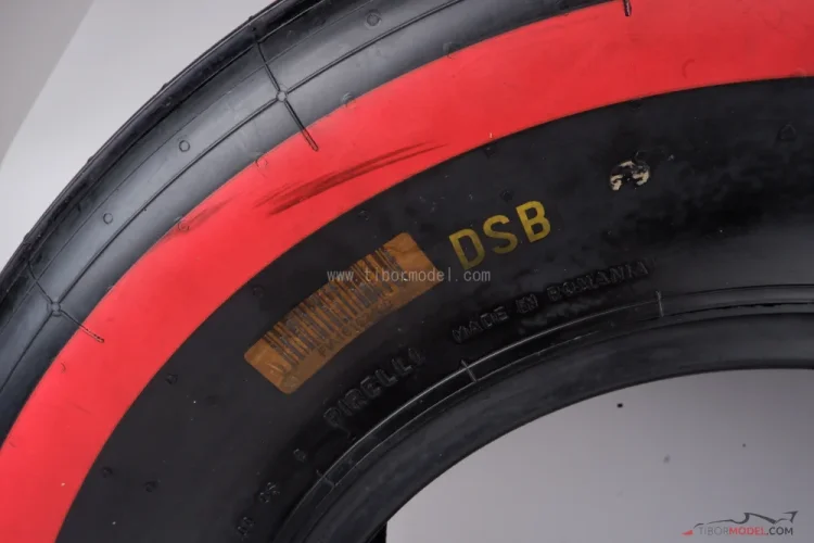 Pirelli PZero Supersoft front left tyre (2016)
