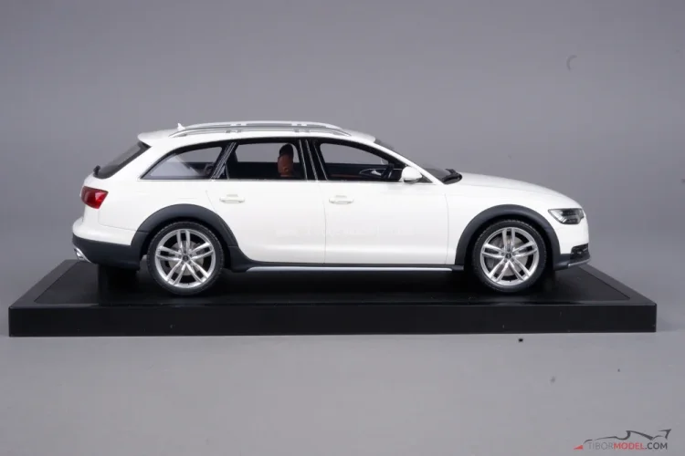 Audi C7 All Road (2005) white, 1:18 Ottomobile