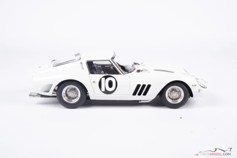 Ferrari 250 GTO - Graham Hill (1962) Tourist Trophy, 1:18 CMC