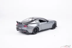 Ford Mustang Dark Horse (2024) szürke, 1:24 Maisto
