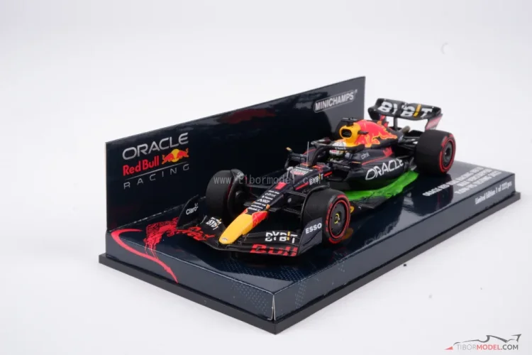 Red Bull RB18 - Max Verstappen (2022), testy s flow-vis, 1:43 Minichamps