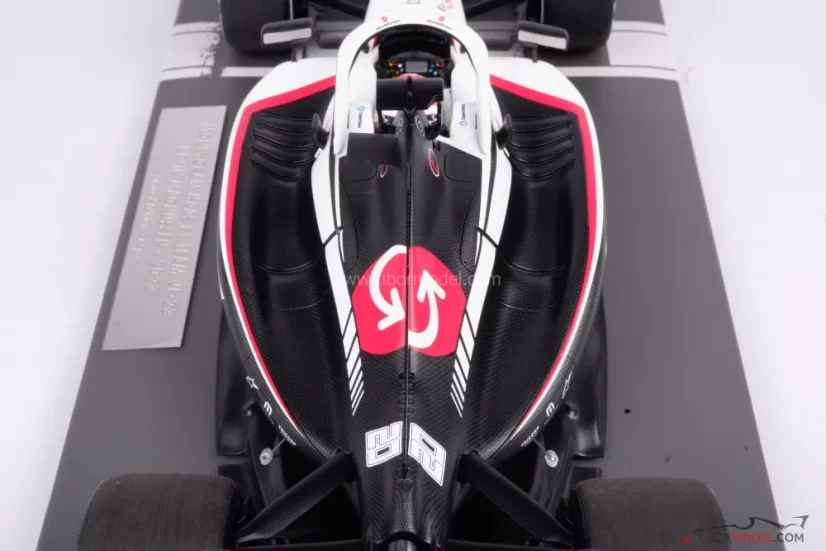 Haas VF-23 - Kevin Magnussen (2023), 1:18 Minichamps