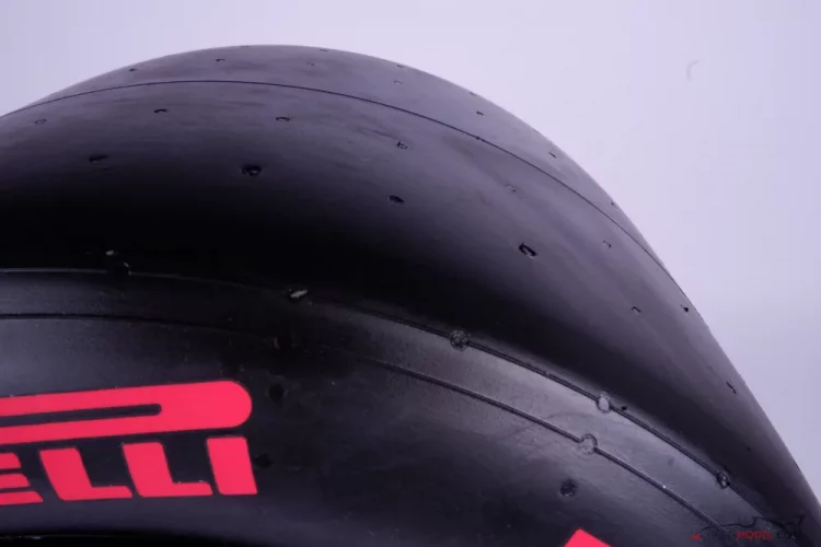 Pirelli P Zero pneumatika 2022, mäkká zmes, mierka 1:2