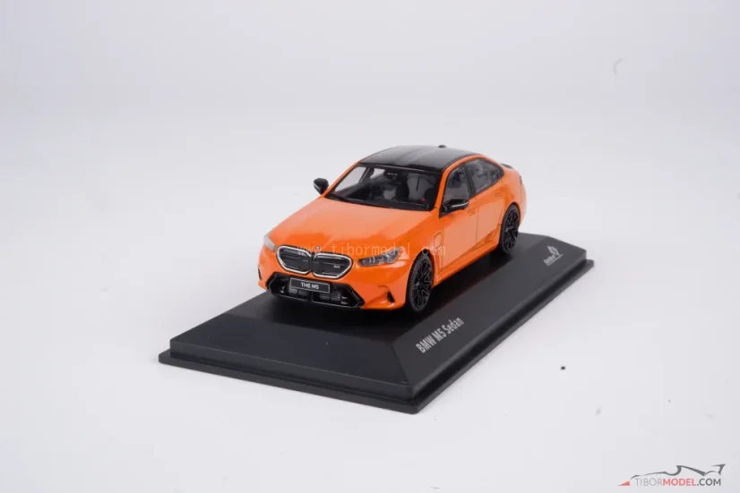 BMW M5 sedan (2024) narancssárga, 1:43 Solido