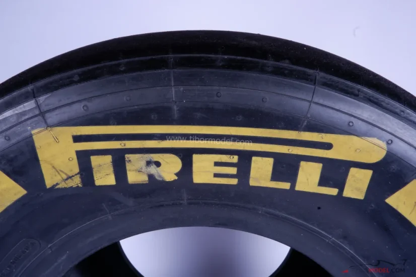 Pirelli PZero Soft ľavá zadná pneumatika (2016)