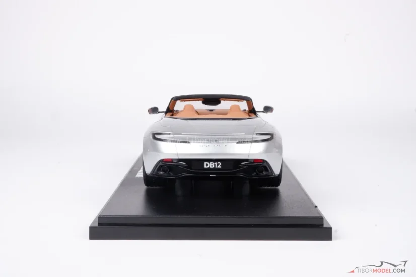 Aston Martin DB12 Volante (2023) stříbrný, 1:18 GT Spirit
