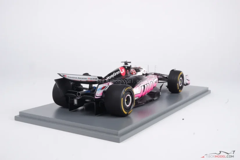 Haas VF-25 - Esteban Ocon (2025), VC Japonska, 1:18 Spark