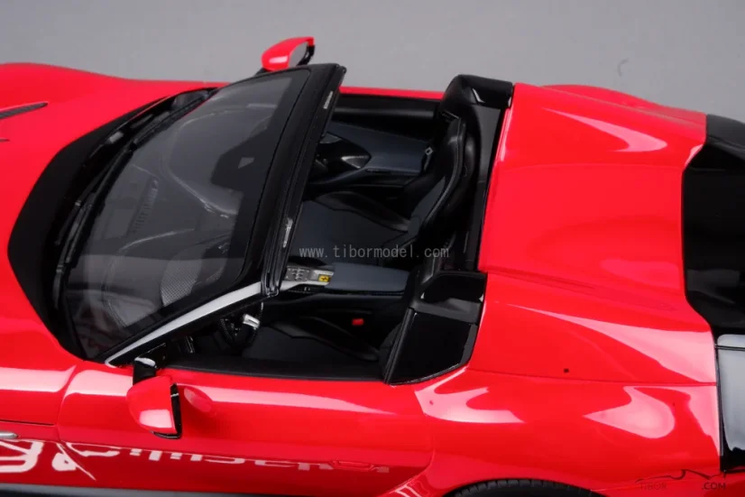 Ferrari 12Cilindri Spider piros, 1:18 BBR
