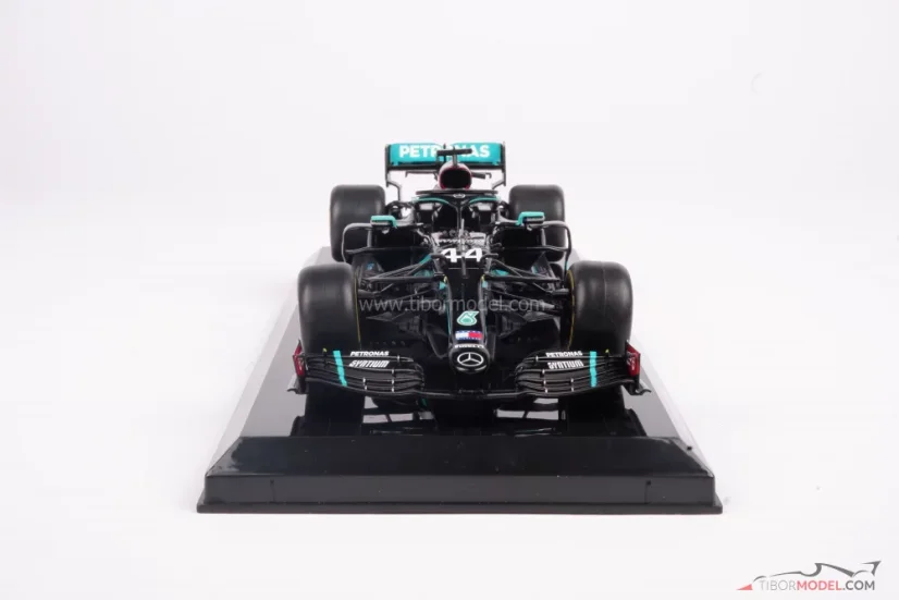 Mercedes W11 - Lewis Hamilton (2020), 1:24 Premium Collectibles