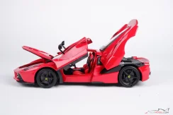 Ferrari LaFerrari (2013) piros, 1:18 Bburago