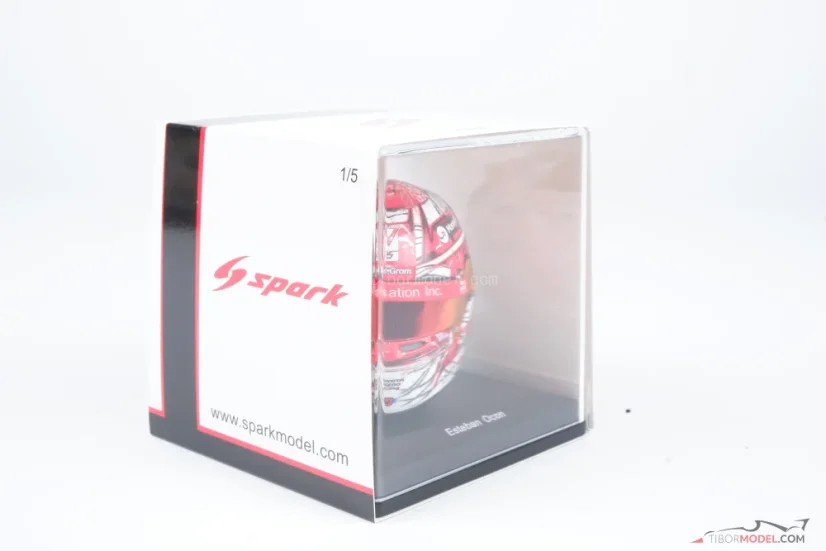 Esteban Ocon 2025 VC Japonska mini přilba, Haas F1 Team, 1:5 Spark