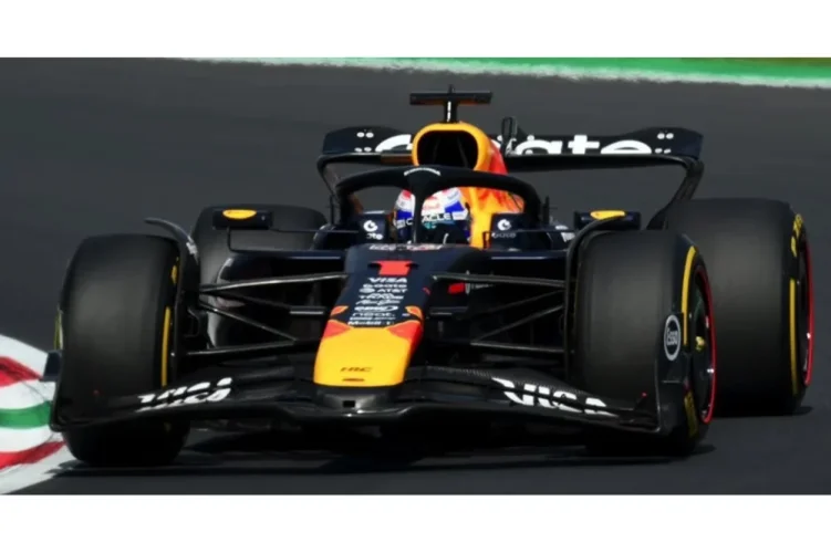 Red Bull RB21 - Max Verstappen (2025), Winner Italian GP 1:43 Spark