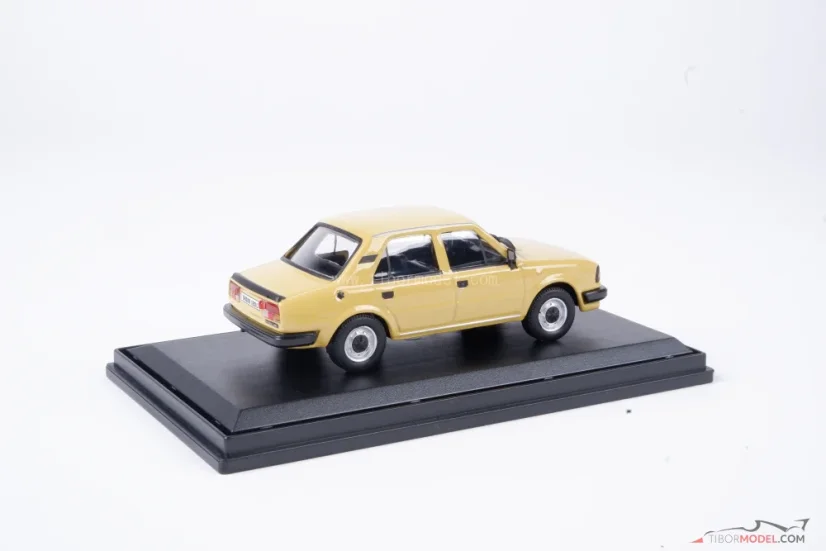 Škoda 120L (1984) šampanská béžová, 1:43 Abrex