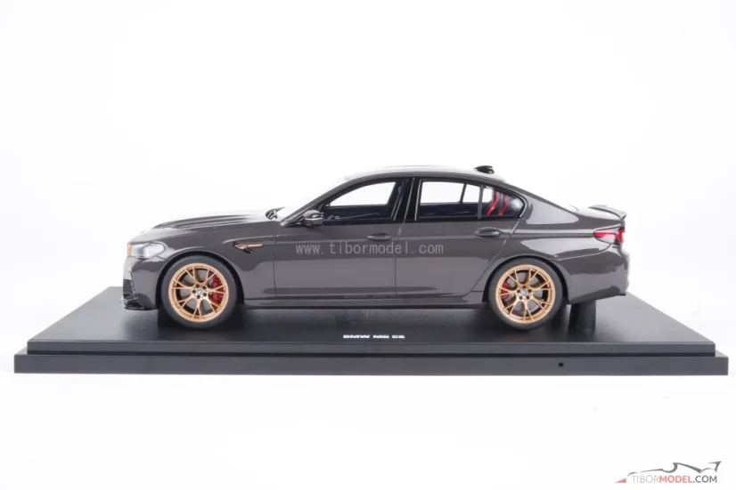 BMW M5 CS F90 (2021) šedé, 1:18 GT Spirit