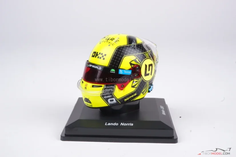 Lando Norris 2023 mini prilba, McLaren, 1:5 Spark