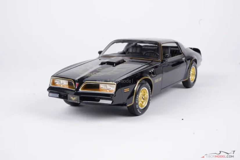 Pontiac Firebird Trans Am (1978) čierny, 1:18 Maisto
