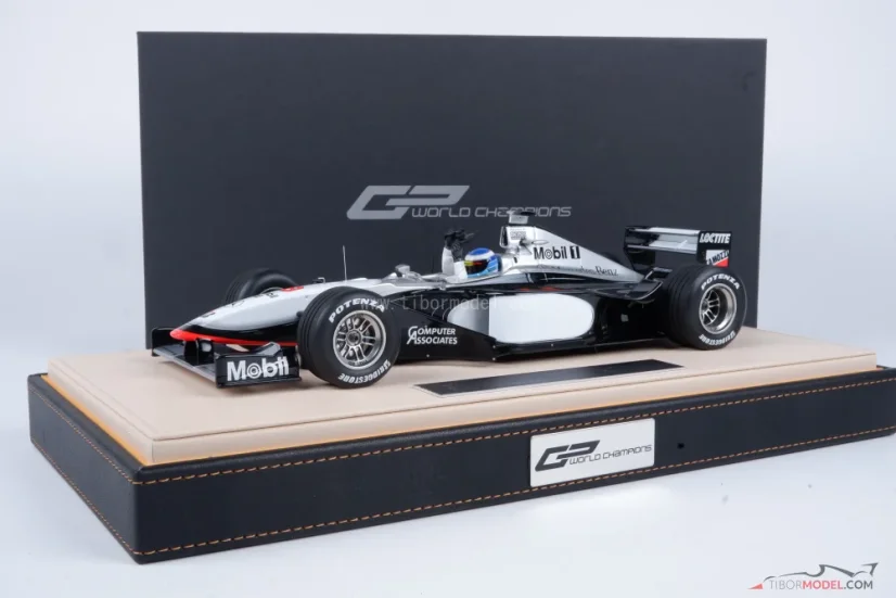 McLaren MP4/13 - Mika Häkkinen (1998), Víťaz Monako, s figúrkou pilota, 1:18 GP Replicas