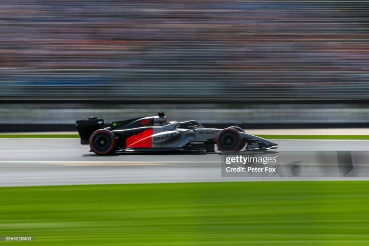 Audi R26 - Nico Hulkenberg (2026), VC Austrálie, 1:18 Minichamps