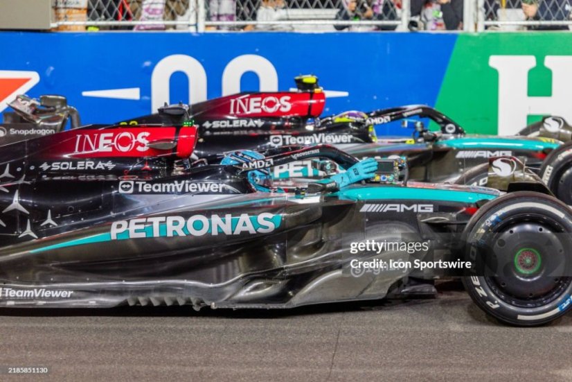 Mercedes W15 - George Russell, Lewis Hamilton (2024), Las Vegas GP, 1:43 Minichamps Mercedes W15 - George Russell, Lewis Hamilton (2024), Las Vegas GP, 1:43 Minichamps