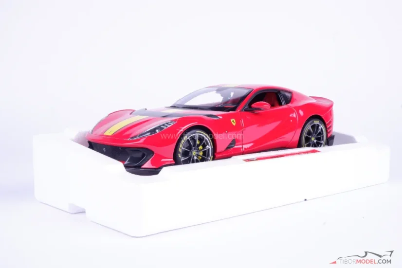 Ferrari 812 Competizione (2021) piros, 1:18 Bburago Signature