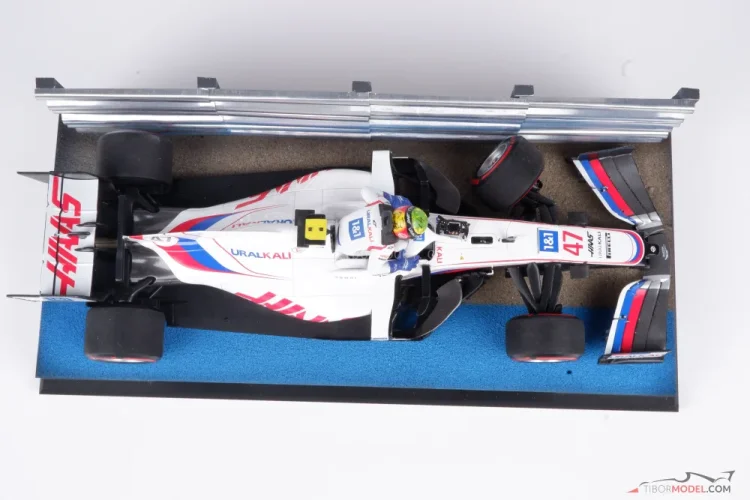 Diorama Haas VF-21 - Mick Schumacher crash 2021 France, 1:18