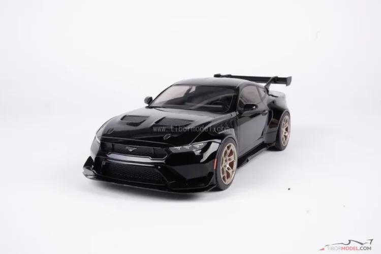 Ford Mustang GTD (2025) čierny, 1:18 Ixo