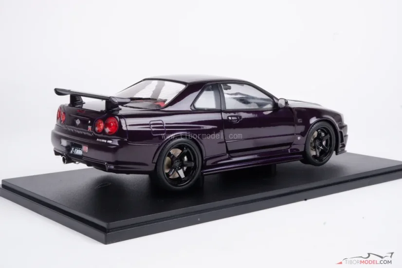 Nissan Skyline GT-R (1999) fialový, 1:18 Solido