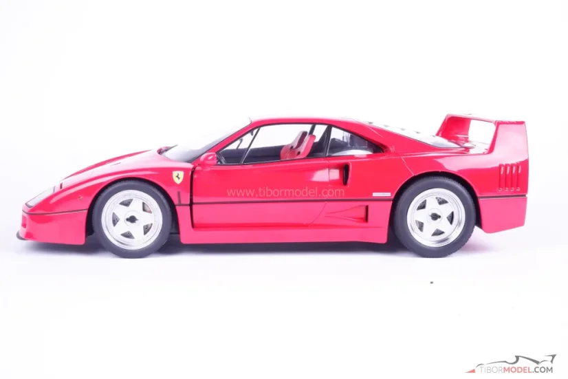 Ferrari F40 (1987) piros, 1:12 Norev