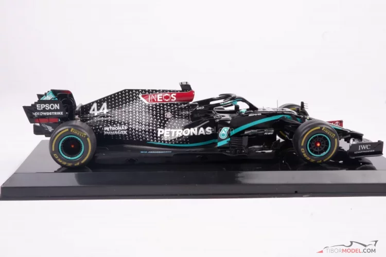Mercedes W11 - Lewis Hamilton (2020), 1:24 Premium Collectibles
