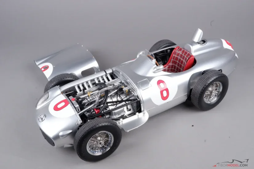 Mercedes W196R - J. M. Fangio (1955) Mistr světa, 1:8 Ixo