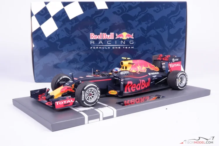 Red Bull RB12 - Max Verstappen (2016), VC Španělska, 1:18 Minichamps