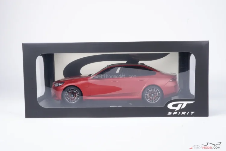 BMW M5 (2025) oranžové pebble beach, 1:18 GT Spirit