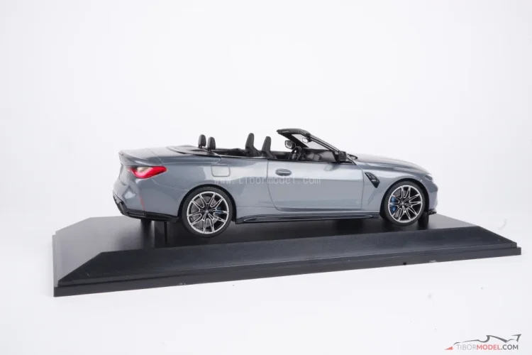 BMW M4 kabrió (2021) szürke, 1:18 Minichamps