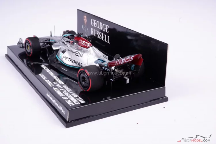 Mercedes W13 - George Russell (2022), Bahrain GP, 1:43 Minichamps