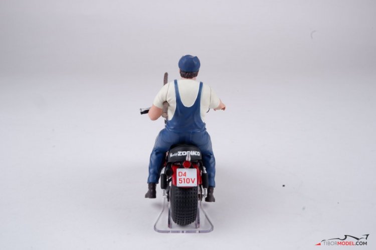 Bud Spencer and T. Hill on motobikes , 1:18 Laudoracing