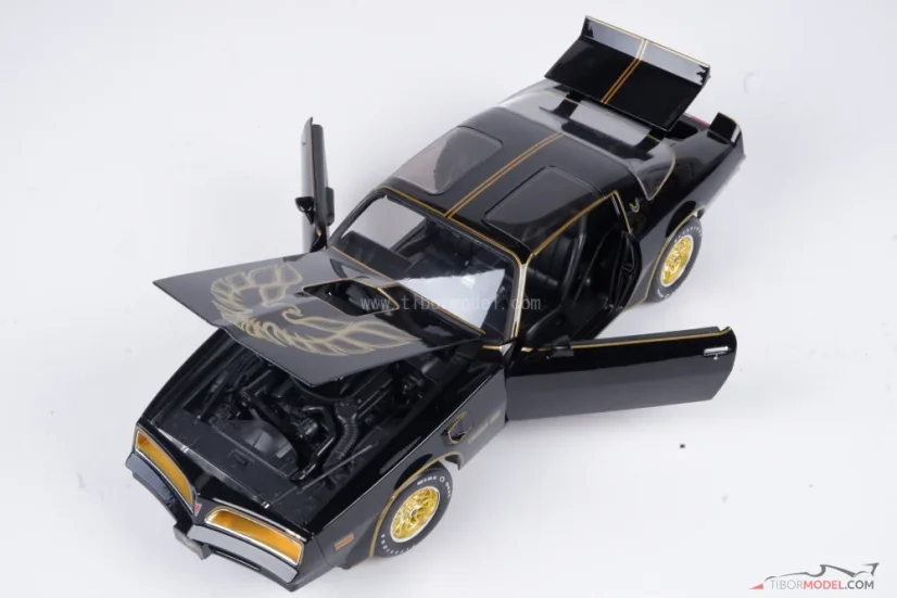 Pontiac Firebird Trans Am (1978) čierny, 1:18 Maisto