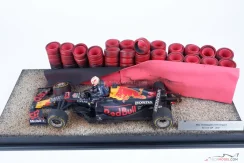 Dioráma Red Bull RB16b - Max Verstappen baleset 2021 Silverstone, 1:18