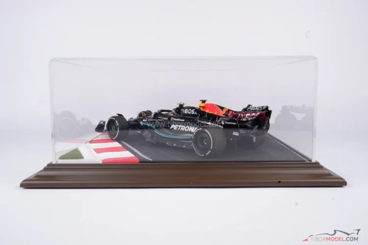 Vitrína se závodní tratí (diorama), 1:18 Atlantic